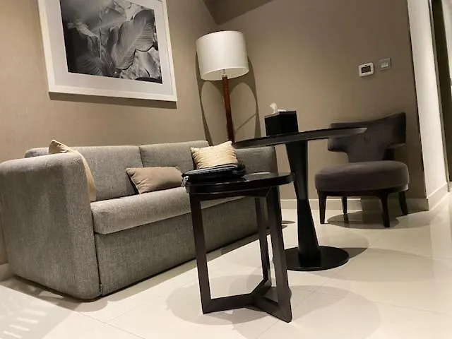 Phineek Elegant Studio Canal View Maison Prive Business Bay Dubai